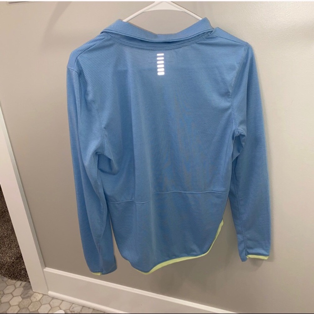 Under armor pullover - Picture 3 of 3